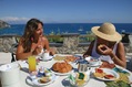 Prima colazione in terrazza.